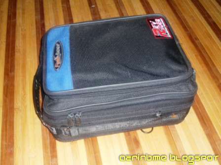 Fieldsheer tank bag - Fieldsheer tank bank you can place on the top bike oil tank.
