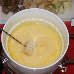 Cheese Fondue - Here is a picture of yummy cheese fondue Cheese Fondue - Here is a picture of yummy cheese fondue