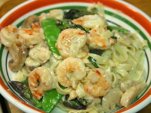 pasta primavera - photo of pasta primavera with basil sherry Alfredo