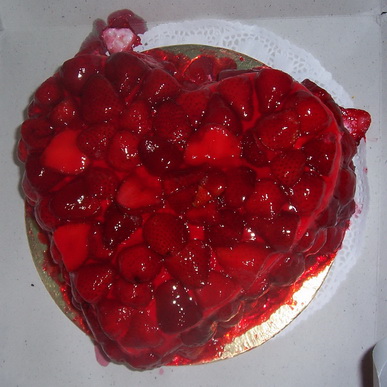Valintine cake - It is my Valentine cake I give it to my wife on the Valentine's day.