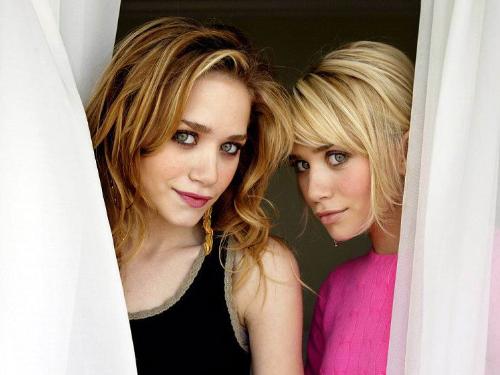 Mary-Kate and Ashley Olsen - Another picture of Mary-Kate and Ashley
