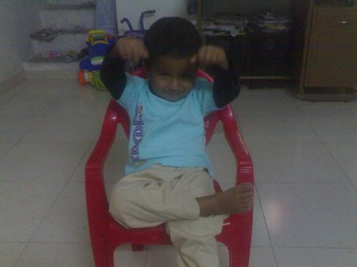 thats yusuf my kid... - He poses for a picture 