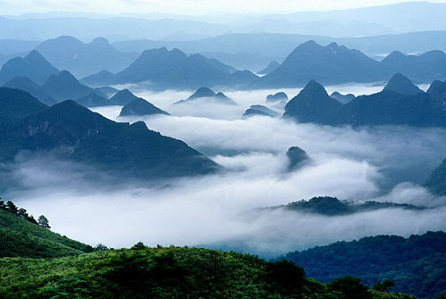 scenerys fot YAO mountain - evertime it rains,the mountains will be surroundding by clouds,i don`t know whether should i use this word to describe the sight 'nebula'