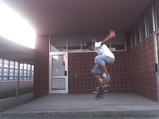 Skaten - Well...i love to skate ive been skaten for 6 months and its fun this is me jumping off a 5 stair