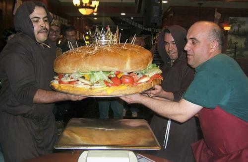 2nd Largest Burger? - I wonder if this is really the 2nd largest burger in the world....and if it is....how big is the 1st?!! lol