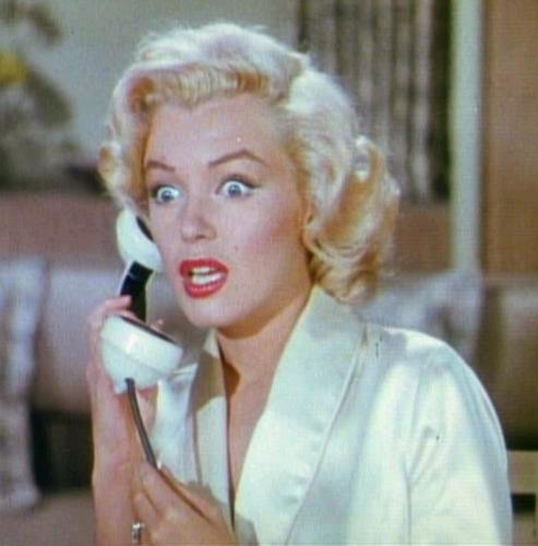 Marilyn Monroe -- Gentlemen Prefer Blondes - Marilyn Monroe -- the first 'dumb blonde' screenshot from 'Gentlemen Prefer Blondes'