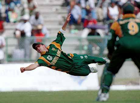 Jonty Rhodes - Jonty Rhodes diving