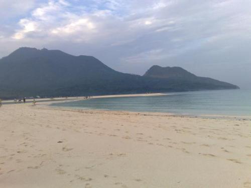 white island, camiguin - the picturesque view of the white island in Camiguin, Philippines. Nice place to visit.