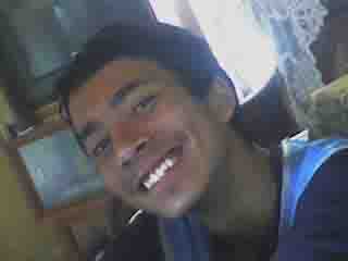 my pic - this picture is taken by my sisters... am i looking good??