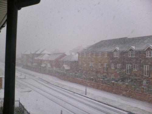 Watching the snow from the balcony last Christmas - Watching the snow from the balcony last Christmas