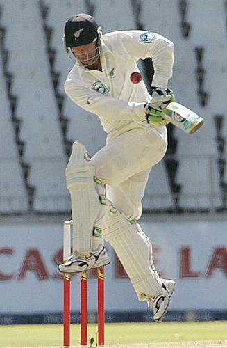 nathan astle - Nathan Astle playing a shot
