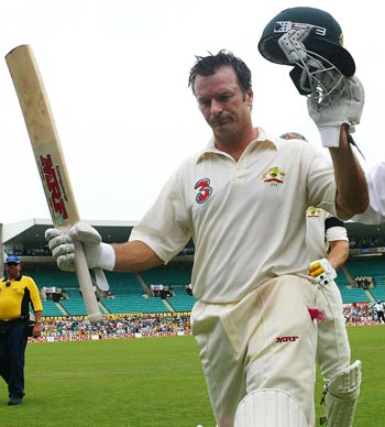 Steve Waugh - Steve Waugh acknowledging