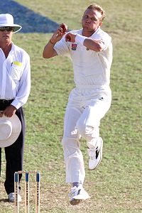 Alan DOnald - Alan DOnald bowling