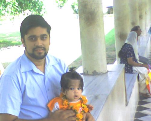 this is me and my daughter in Mansa Devi - This is me with my daughter.