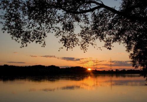 Beautiful sunset - Picture of a sunset that we hardly have any time to see now.