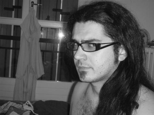 It's Me! It's Rocco!.... that's so lame..... - This is me after get ironed from my Girlfriend... I think that pic is orible but i like the b&w effect!