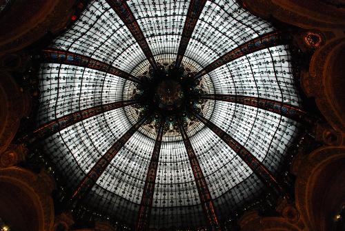 Picture of the dome at Gallery Lafayette in Paris - Managed to squeeze out way to the gallery for a quick shopping fix. Heard so much about the place. It is a must go if you are in Paris