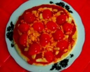 Tuna with Cherry Tomato Pizza - My first homemade pizza :)
