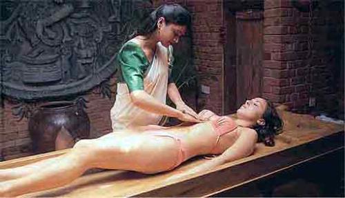 Rejunuvation in kerala - In kerala massage is famous.people come all the way to feel free and enjoy the massage from experts...and make there body pain go like smoke....