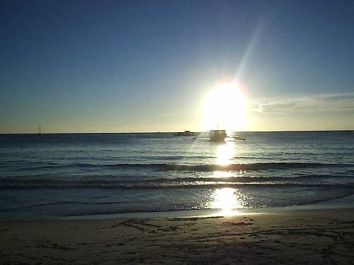 Boracay - Boracay is an island in the pHilippine where you can find various beach resorts. Many invested money to put their business in the island because many visitors stay for a vacation.