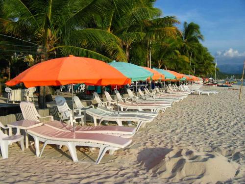 Boracay - Boracay is tropical island located approximately 316 kilometers south of Manila and 2 kilometers off the northwest top of Panay island in the Western Visayas region of the Philippines.