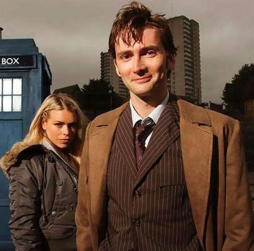 Dr. Who - Rose (Billy Piper) & Dr. Who (David Tennant) in front of the Tardis...