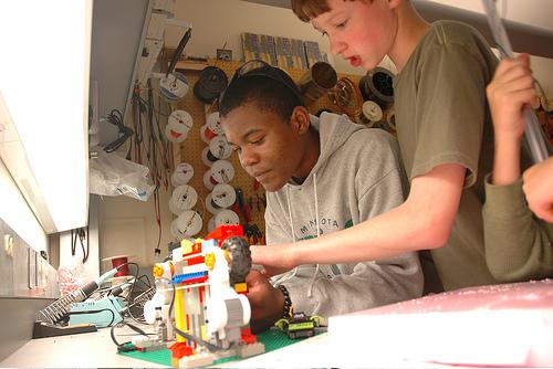 Sahring Ideas - helping each each other