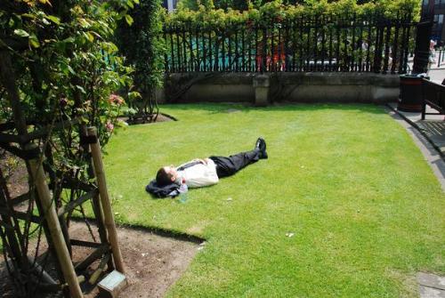 Napping during lunch! - This is one peculiar scene we came across when we went to London.