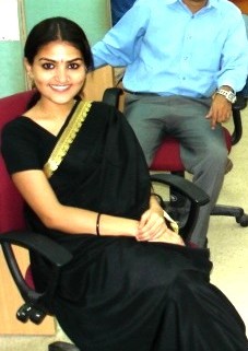 Black sari Yes Bank - Yes Bank branch girl