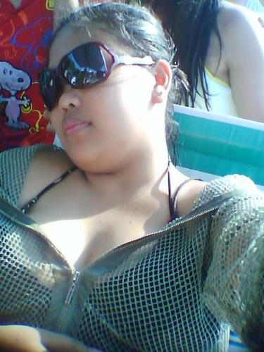 beach.. beach.. beach!!!! - this was taken on a boat ride when we were on an island hopping getaway.. this was in a resort in Bataan.. really nice waters.. really great place..
