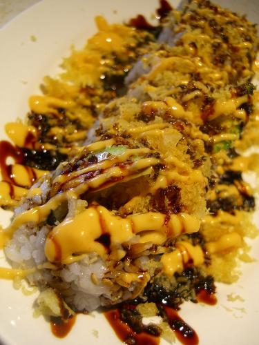 crunch roll sushi - delicious sushi THIS ONE HAS A TON of tempura batter...now that is a crunch roll!