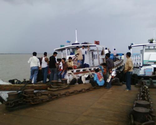 Pheri Ghat at Raichock - This is a pheri ghat at kukrahati in south-24 porgona in westbengal,in India.This kukrahati is just in front of Raichock across Ganga River.This pheri leave khukrahati ghat and goes towerd the dimond Harbar.
