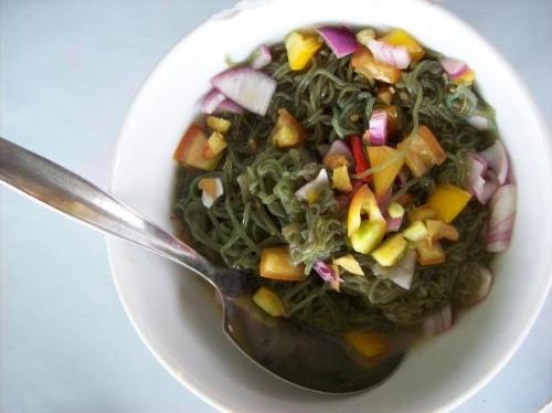 Seaweed - In Cebu, they have this special seaweed with tomatoes and onions, tastes good.