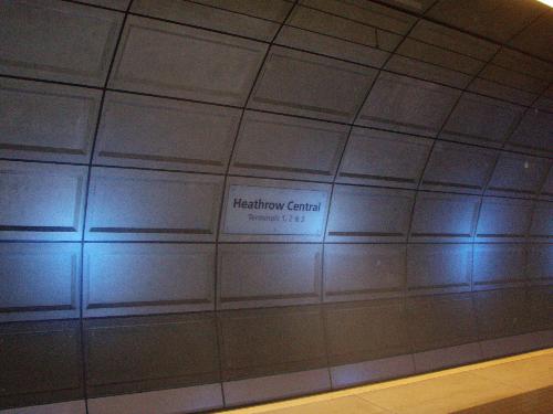 heathrow by night) - This is a photo I made at Heathrow Airport. Nice and cosy underground isn't it?
