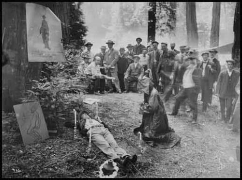 A ritual at the grove. - Rituals like these have been taking place for hundreds of years.