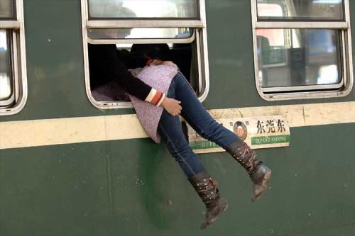 she is late! - oh!! it seems like she was a bit late and his boyfriend or somebody is helping her in getting into the bus...funny people!