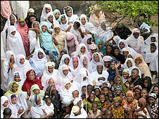 Wives, wives ,, and wives for him - This is not a group photo,only his wives