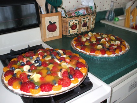 Fruit Pizza - My sisters fruit pizza