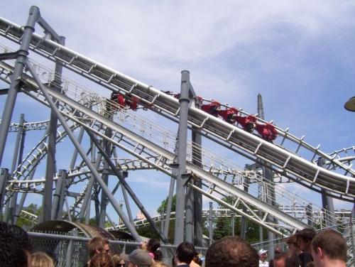 top gun - Rollercoasters are really thrilling.