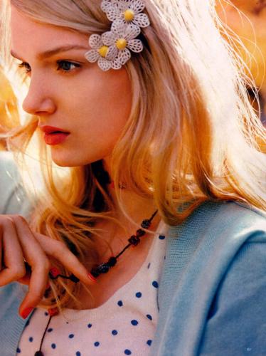 warm feeling - Look at this girl ,you wiil can't turn down a feeling of warm ~~