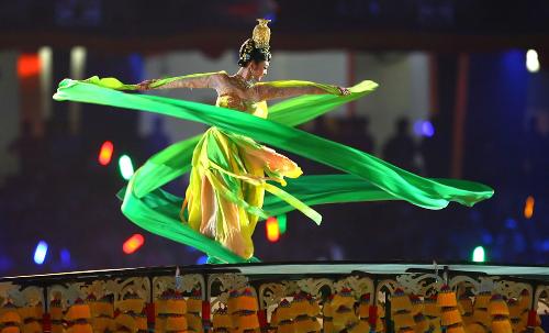 Opening ceremony of 2008 Olympic Games - Dancing in the air, beautiful girl, fanastic dance, traditional Chinese ancient clothes