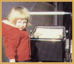Queen of hearts - Child Diana - Queen of hearts - A cute childhood Diana