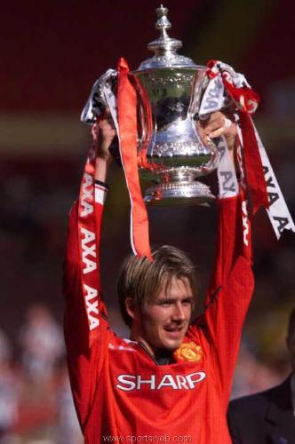 Beckham - Becks with cup