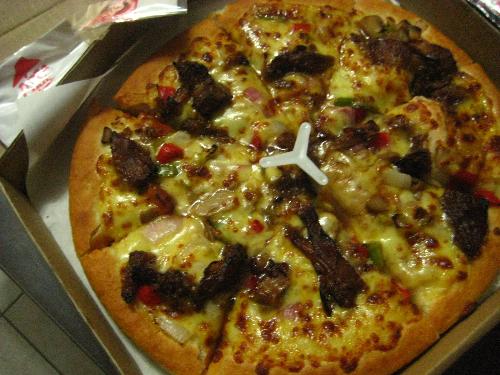 BBQ Ribs Pizza - Pizza Hut's newest addition to their pizza line