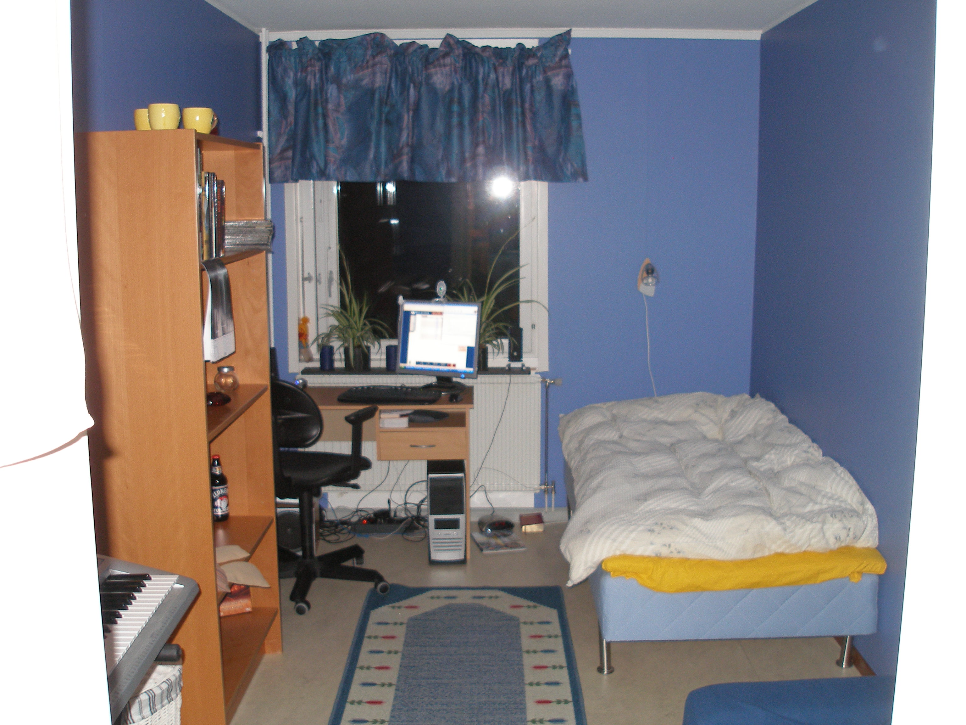 My bedroom in my apartment. - This is my bedroom in my apartment up in Luleå in northern Sweden. A bed and a computer, the most important things! ;)