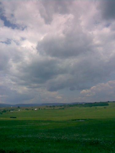 scene - west virginia - This photo was taken during the road trip that we had. WE passed by West Virginia and I saw that this could be an opportunity for taking pictures. So this is one of the pictures that I took along the West Virginia roadway.