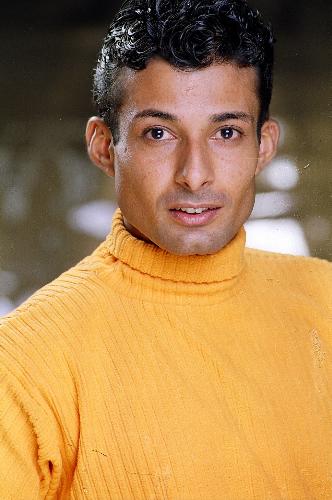 hi! - i got this photograph clicked by a famous lens man mr suvo das of new delhi india i did a commendable job by converting such an average looking guy to a good lookin guy jus by his lens.i alyays appericiate this man for bringing sharp features in a very good manner..