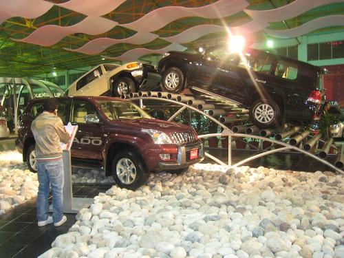 car 2 - HOow is this  http://www.ecashlanka.com  if you thing you need money to buy this car we are ready to help you  click me get the car.  http://www.ecashlanka.com