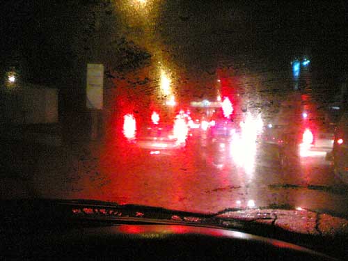 Windshield problem - How do I prevent the inner side of the windshielf from fogging up when it rains