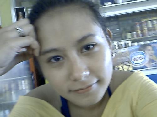 eating breakfast - at puerto galera summer 2008